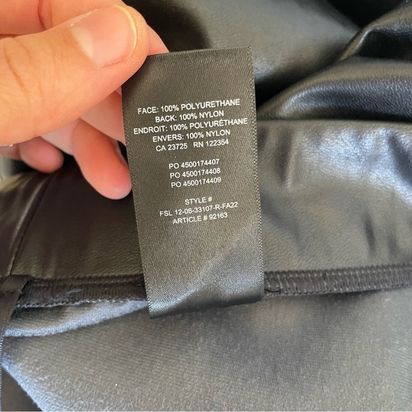 Aritzia Ten by Babaton Showcase Pants faux leather leggings skinny black small - Picture 11 of 16